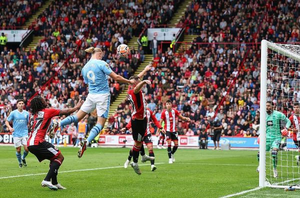 Erling Haaland em partida do Manchester City contra Sheffield United