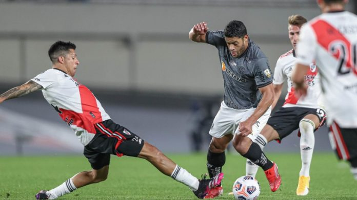 Com Hulk em campo, o Galo promete dar trabalho ao River. Quem você acha que leva a melhor nessa semifinal decisiva? Imagem: Real Publicação